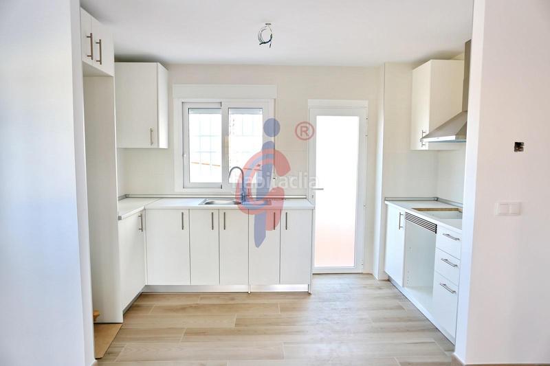 Foto 483b4a35-a8ed-4cd8-8666-a3f5a1554d8b. Appartement in calle ingeniero juan garcia 74 in Puerto Deportivo Guardamar del Segura