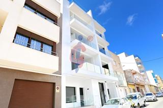 Apartamento en Calle miguel hernadez 102. Bonito apartamento totalmente amueblado con orientación este!