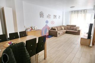 Apartamento en Calle calle de la paz 25. En venta apartamento reformado de tres dormitorios en guardamar