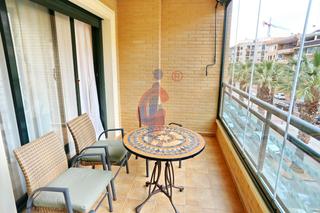 Apartment in Calle damasco 2. Gran apartamento con 4 dormitorios y 3 baños en avda de cervante