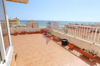Ático en Avenida cervantes 69. Ático dúplex en venta con espectaculares vistas al mar en guarda