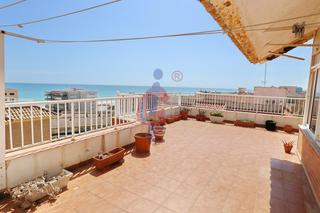 Penthouse in Avenida cervantes 69. Ático dúplex en venta con espectaculares vistas al mar en guarda