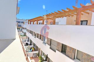 Casa adossada a Calle cortes valencianas. En venta bungalow adosado en exclusiva urbanización privada  gua