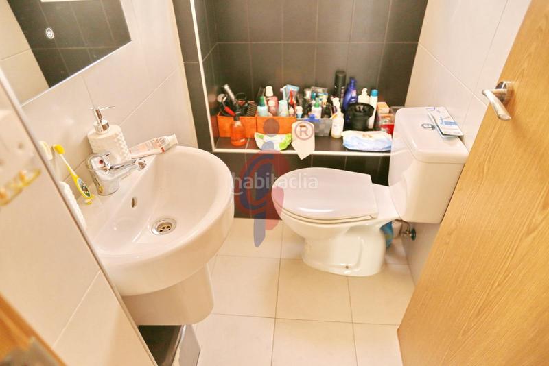 Foto b2d280bf-c9c2-43d7-a0b7-43ce02462f94. Casa adossada a calle cortes valencianas a Los Secanos Guardamar del Segura