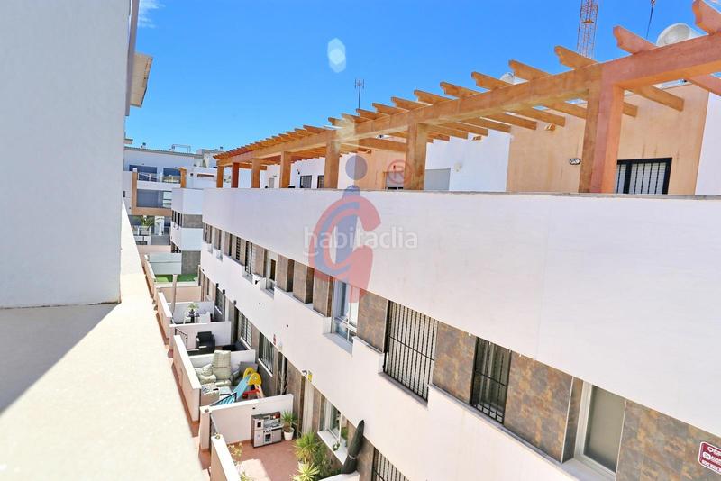 Foto d1e5ff86-e1fe-4047-bb67-9ca6614975c9. Casa adossada a calle cortes valencianas a Los Secanos Guardamar del Segura