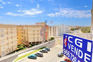 Pis a Avenida cervantes 90. Vivienda de dos dormitorios con vistas al mar en guardamar del s