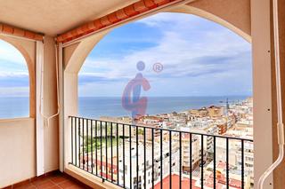 Appartement à Avenida avenida roentgen 5. Espectacular vivienda en la planta catorce en las torres de torr