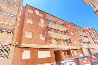 Appartamento in Calle general prim 9. Vive a un paso del mar! luminoso piso de 3 dormitorios a escasos