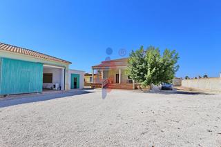 Mas à Calle san agatángelo 18a. Se vende chalet independiente con parcela de 241 m en la marina