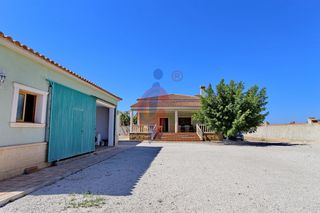Masia a Calle san agatángelo 18a. Se vende chalet independiente con parcela de 241 m2 en la marina