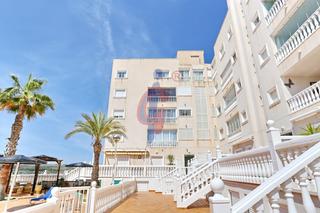 Attique à Calle bertomeu roig 12. Ático en venta en el residencial colina real, guardamar del segu