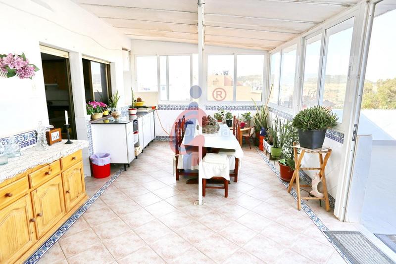 Foto e2d32aaf-f870-4e28-9d85-5d4bd3a48b6c. Ático en calle crevillente 1 ático luminoso con gran terraza y vistas despejadas en Guardamar del Segura