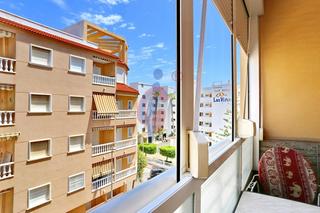 Apartment in Calle hermanos bazán 8. Piso con terraza, garaje y trastero en zona las viñas, guardamar