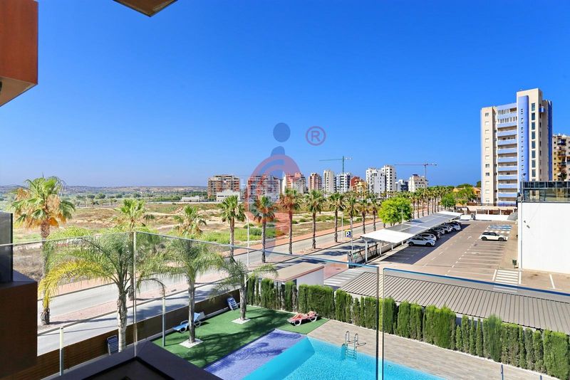 Foto 5294e6e0-f8ce-451d-8516-d6bf359caee7. Apartament a avenida del puerto 16 a Puerto Deportivo Guardamar del Segura