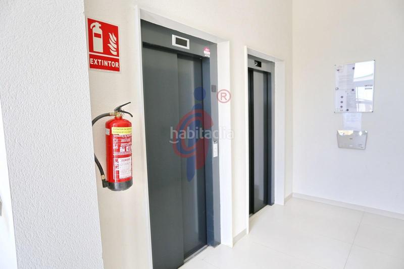 Foto 70361a52-abad-4e3f-b4e4-01be9102450d. Apartment in avenida del puerto 16 in Puerto Deportivo Guardamar del Segura