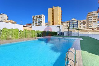 Piccolo appartamento in Avenida del puerto 16. Apartamento de dos dormitorios y piscina en venta en el sup 7 de