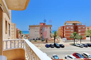 Appartement à Avenida cervantes 68. Apartamento de tres dormitorios en el pinar de guardamar con gar