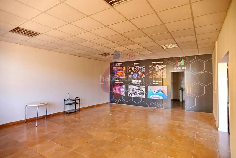 Foto 43d87f23-5880-493e-ab2a-352a4aa748ff. Local commercial dans avenida avenida del puerto 26 dans Guardamar del Segura