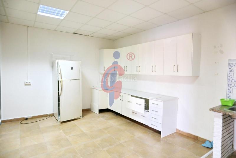 Foto 45d0fe4d-fdfa-4356-a07c-673fce276b36. Local commercial dans avenida avenida del puerto 26 dans Guardamar del Segura