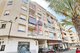 Apartment in Calle giner de los ríos 3. Magnífica oportunidad en guardamar del segura! piso de 2 dormito