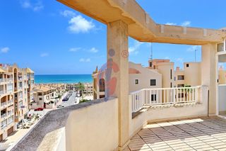 Àtic a Calle dolores viudes blasco 14. Ático dúplex en venta en guardamar del segura con vistas frontal