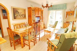 Apartament a Calle rubén darío 8. Vivienda de tres dormitorios y dos baños en la zona de las viñas