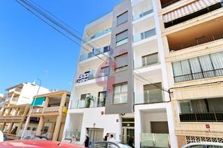 Appartement à Calle blasco ibáñez 74. Apartamento con garaje a escasos metros de la playa en guardamar