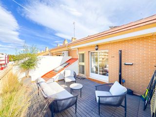 Casa a Calle rafael alberti 59. Elegante bungalow dúplex renovado a estrenar en guardamar del se