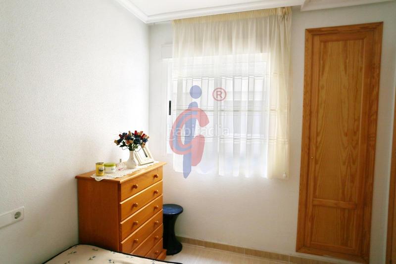 Foto 3c22d0b4-818d-4f1a-8aa9-a2aeae902853. Apartamento en avenida de las américas 3 se ofrece en venta acogedor apartamento de dos dormitorios con orientación sur. en Guardamar del Segura