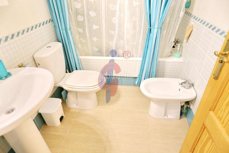 Foto 9b9b7de1-7c42-44ef-9122-dcfba23d7f71. Apartamento en avenida de las américas 3 se ofrece en venta acogedor apartamento de dos dormitorios con orientación sur. en Guardamar del Segura