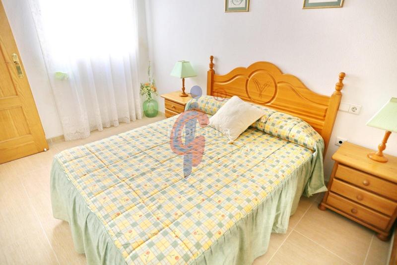 Foto c5b2695f-056f-49e9-a2bb-79ade8f45ddb. Apartamento en avenida de las américas 3 se ofrece en venta acogedor apartamento de dos dormitorios con orientación sur. en Guardamar del Segura