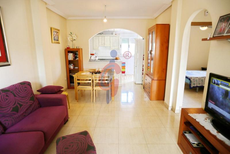 Foto 98e22c51-16de-4ac0-9c9d-a7a63f65d4f4. Casa adosada en calle palomina 1 bungalow de dos plantas y parcela con piscina comunitaria en pinomar en Guardamar del Segura