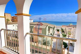 Appartement à Calle nicaragua 5. Vivienda con vistas frontales al mar en guardamar del segura!