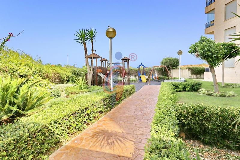 Foto 0cb43467-707b-4997-9c95-3dedd4e08112. Apartamento en calle médico basilio paredes 19 luminoso apartmaento de 3 dormitorios con espectaculares vistas al mar y al río en la exclusiva urbanización puertomarino, guardam en Guardamar del Segura