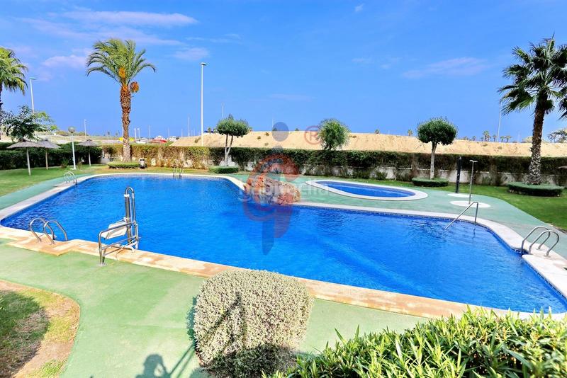Foto 1869ad30-55ee-4621-a032-8243fe4c7d90. Apartamento en calle médico basilio paredes 19 luminoso apartmaento de 3 dormitorios con espectaculares vistas al mar y al río en la exclusiva urbanización puertomarino, guardam en Guardamar del Segura