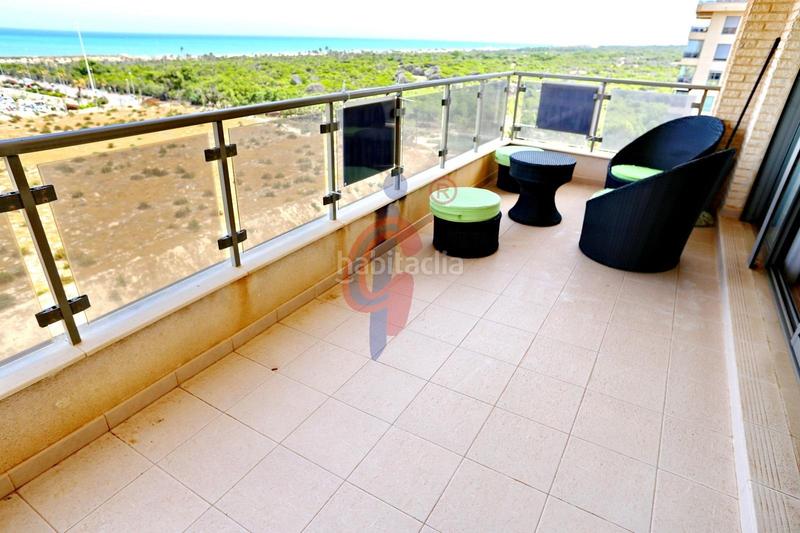 Foto 3ce7fce7-4f0f-49ed-97de-a007cd9d562c. Apartamento en calle médico basilio paredes 19 luminoso apartmaento de 3 dormitorios con espectaculares vistas al mar y al río en la exclusiva urbanización puertomarino, guardam en Guardamar del Segura