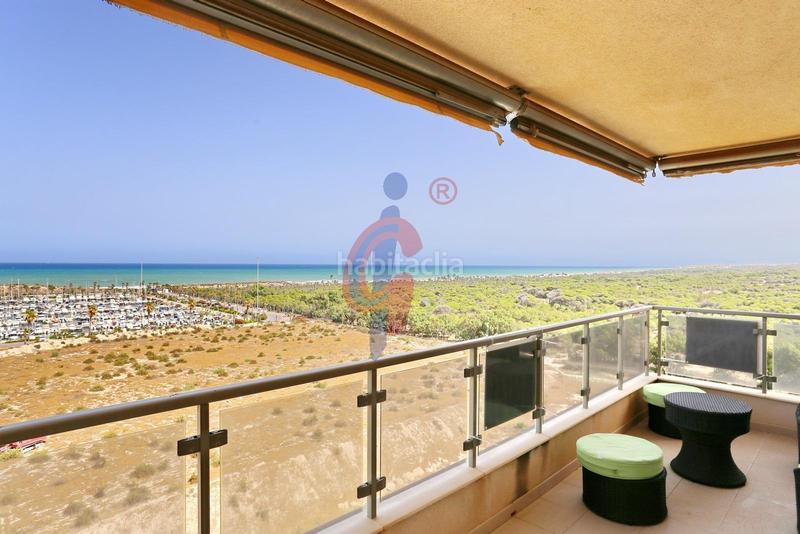 Foto 4d67d70a-715f-4bda-bac0-d5b8baacaded. Apartamento en calle médico basilio paredes 19 luminoso apartmaento de 3 dormitorios con espectaculares vistas al mar y al río en la exclusiva urbanización puertomarino, guardam en Guardamar del Segura