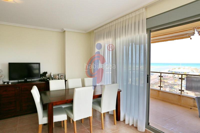 Foto 7ce67b0a-c940-4605-97a3-fc52a8dc1b52. Apartamento en calle médico basilio paredes 19 luminoso apartmaento de 3 dormitorios con espectaculares vistas al mar y al río en la exclusiva urbanización puertomarino, guardam en Guardamar del Segura
