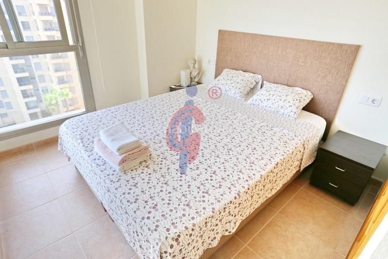 Foto c1e1bbfa-8691-4680-9fd2-a1b0b8f87bd3. Apartamento en calle médico basilio paredes 19 luminoso apartmaento de 3 dormitorios con espectaculares vistas al mar y al río en la exclusiva urbanización puertomarino, guardam en Guardamar del Segura
