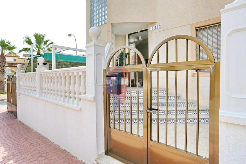 Foto 194f8203-483a-4596-97d1-ab8d27d6a951. Duplex in calle dolores viudez blasco 131 in Las Viñas Guardamar del Segura