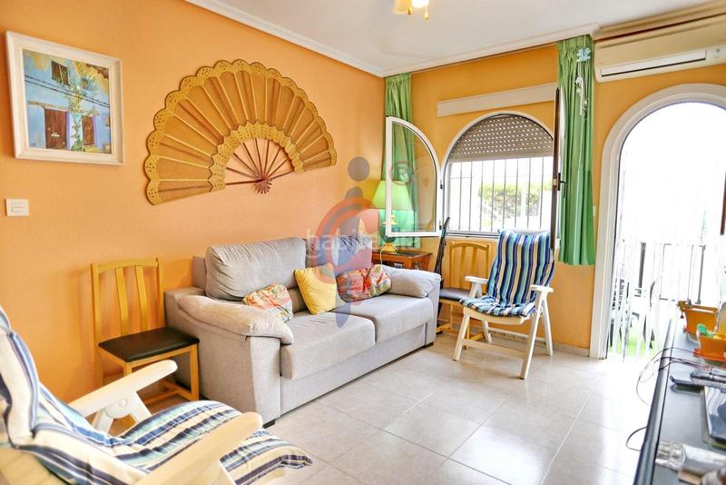 Foto 34be97f6-523b-43cc-9b3c-c2e0e100b311. Casa adosada en calle sorell 20 oportunidad en pinomar, ! acogedor bungalow en venta, a solo 400m de la playa en Guardamar del Segura