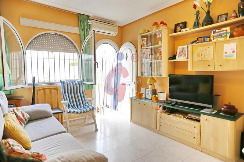 Foto 533d36ce-a50b-4d7d-8f75-74c02c32ec5f. Casa adosada en calle sorell 20 oportunidad en pinomar, ! acogedor bungalow en venta, a solo 400m de la playa en Guardamar del Segura