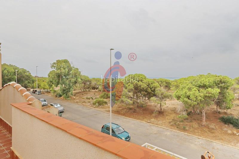 Foto 653fcdbd-a48f-4abc-878f-2381256ff276. Casa adosada en calle sorell 20 oportunidad en pinomar, ! acogedor bungalow en venta, a solo 400m de la playa en Guardamar del Segura