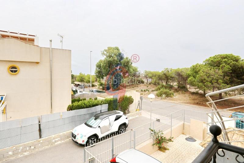 Foto 874e82db-8ac7-48bb-b852-7c5ba17056f1. Casa adosada en calle sorell 20 oportunidad en pinomar, ! acogedor bungalow en venta, a solo 400m de la playa en Guardamar del Segura