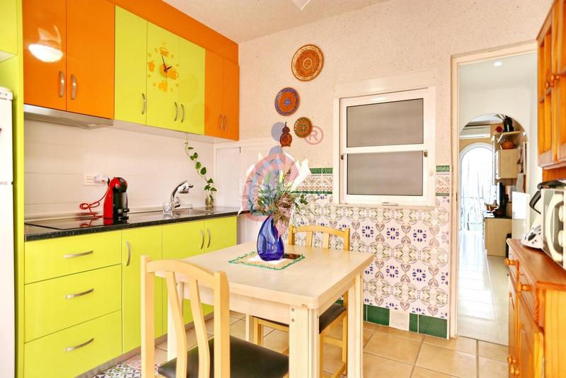 Foto c875634a-0c1f-43da-8495-19cab7b78b55. Casa adosada en calle sorell 20 oportunidad en pinomar, ! acogedor bungalow en venta, a solo 400m de la playa en Guardamar del Segura