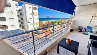 Apartamento en Calle filipinas 1. Vivienda de tres dormitorios en esquina para reformar en guardam