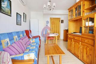 Etagenwohnung in Calle cartagena 5. Piso de tres dormitorios en última planta en la plaza porticada