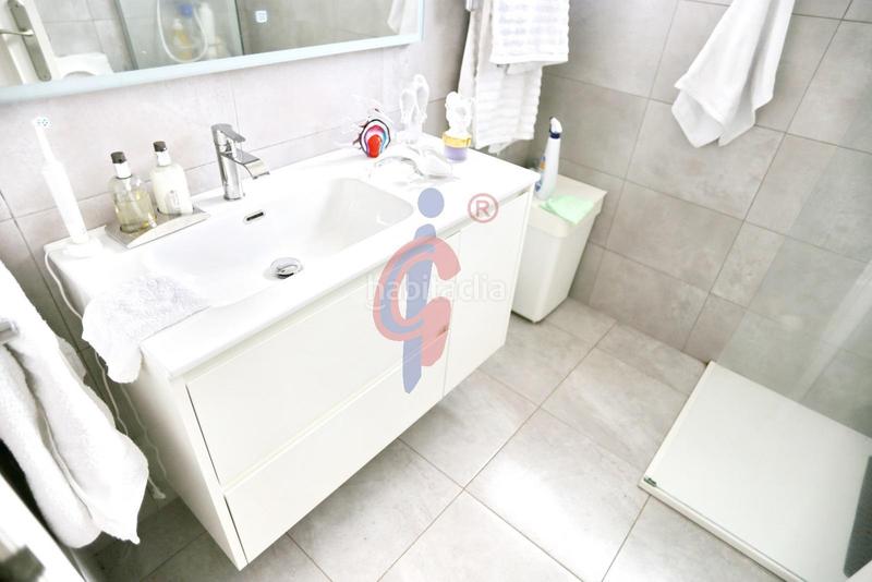 Foto 4717ff46-bbd7-4252-b360-972eaaa1ae1b. Piano terra in calle alcalde rosalino pérez hernández 31 in Guardamar del Segura