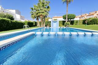 House in Calle berlín 1. Encantadora vivienda reformada en el residencial pórtico mediter