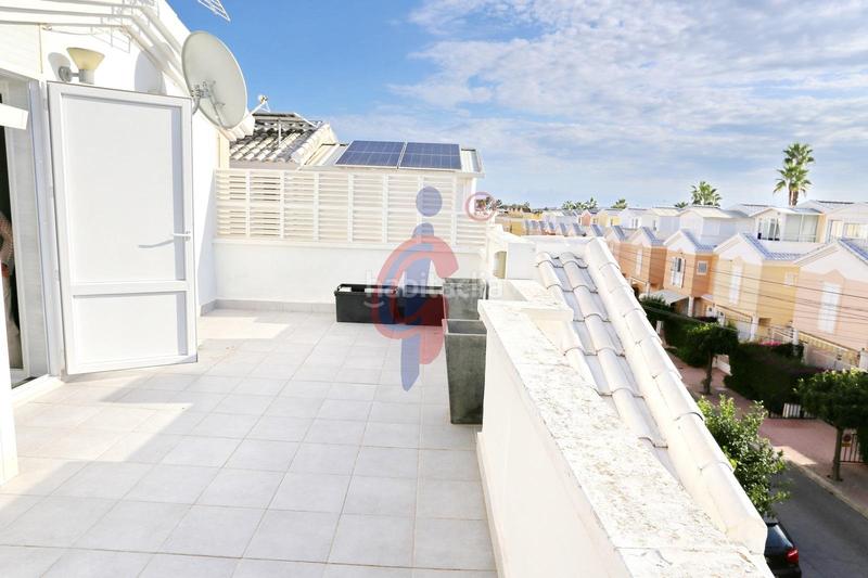 Foto 36f797bb-21b2-4475-9f99-58ad252540cd. Casa in calle berlín 1 in El Moncayo - El Pòrtic Guardamar del Segura